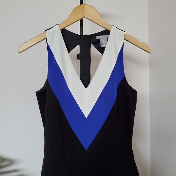 H&M Pleated dress Size 6 - Picture 4 of 6